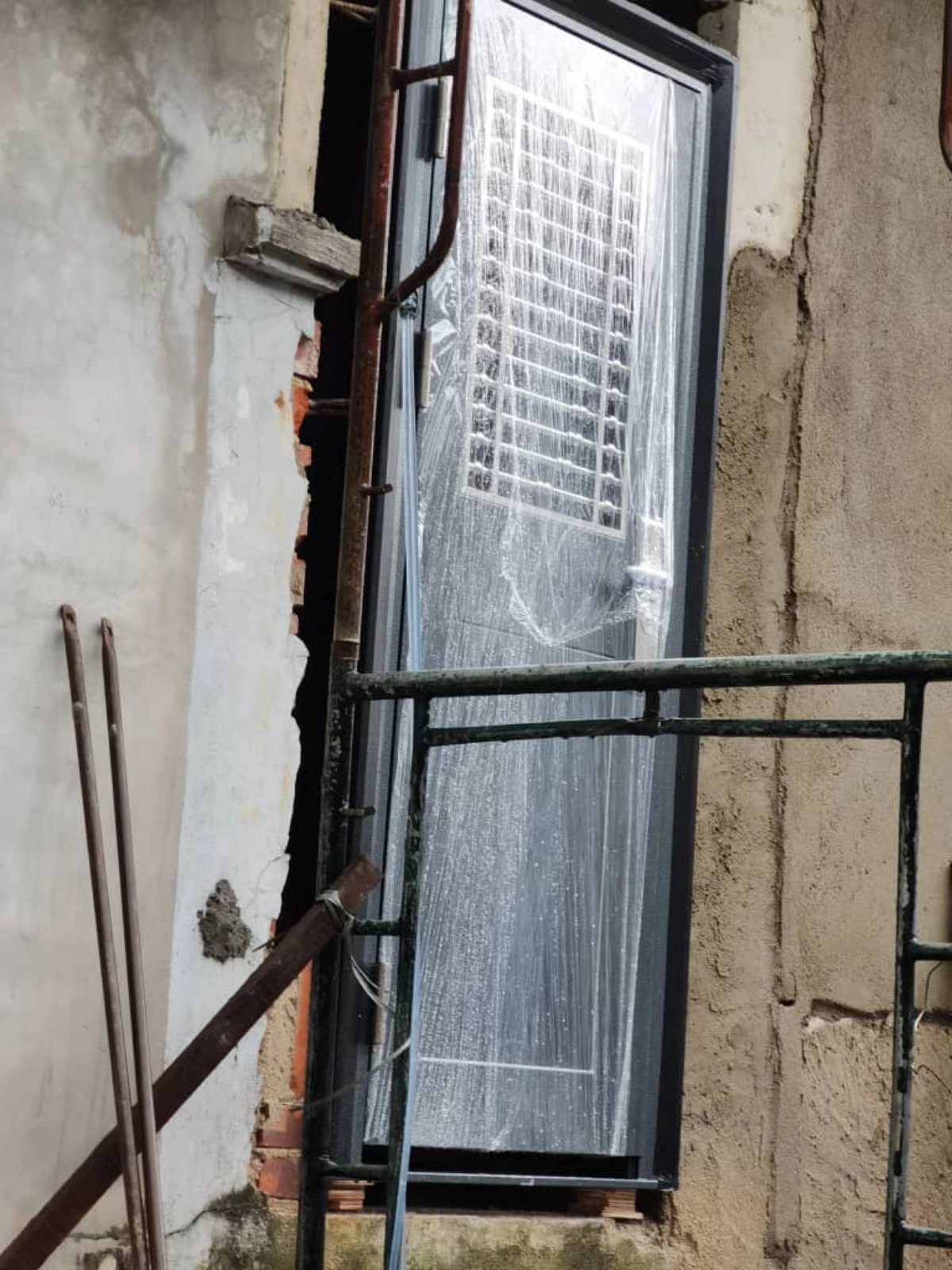 Pintu Security Terbaik untuk Kedai, Pejabat & Kilang di Johor Bahru (JB)