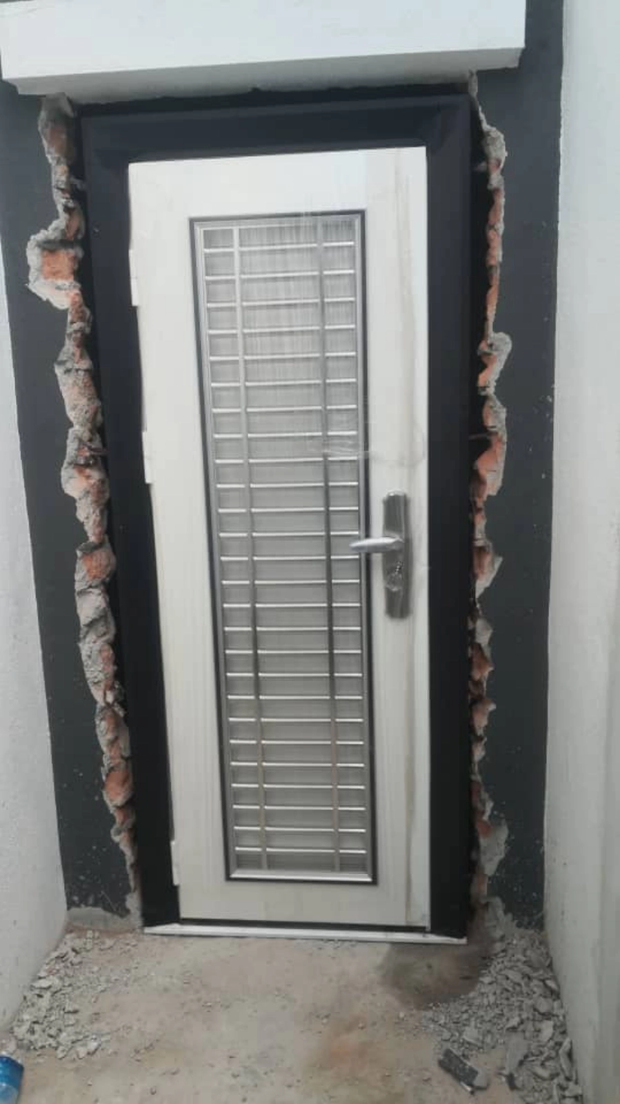 Cara Memilih Pintu Keselamatan yang Sesuai untuk Rumah Anda